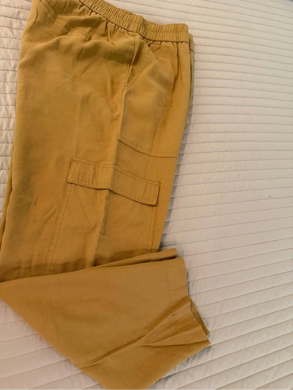 A New Dat Women’s Casual Cargo Pants in Mustard - Comfortable Everyday Wear